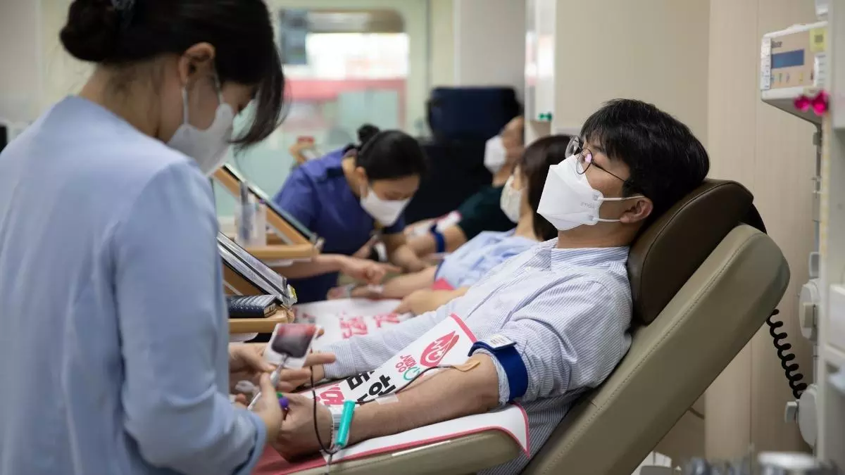 A Group of 18,000 blood donation contributed to stability of blood supply in South Korea