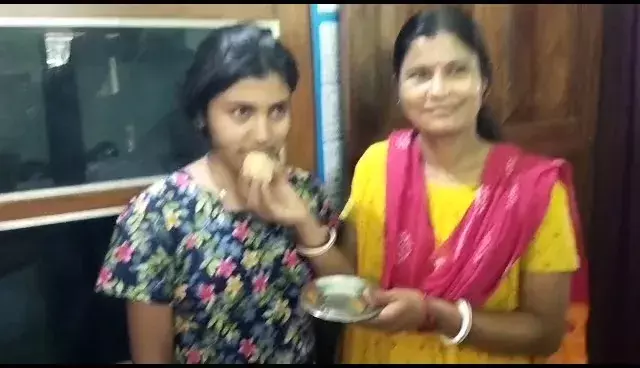 উচ্চ মাধ্যমিকে রাজ্যে যুগ্মভাবে দ্বিতীয় বাঁকুড়া বঙ্গ বিদ্যালয়ের সুষমা খান। উচ্চ মাধ্যমিকে রাজ্যে যুগ্মভাবে দ্বিতীয় বাঁকুড়া বঙ্গ বিদ্যালয়ের সুষমা খান।