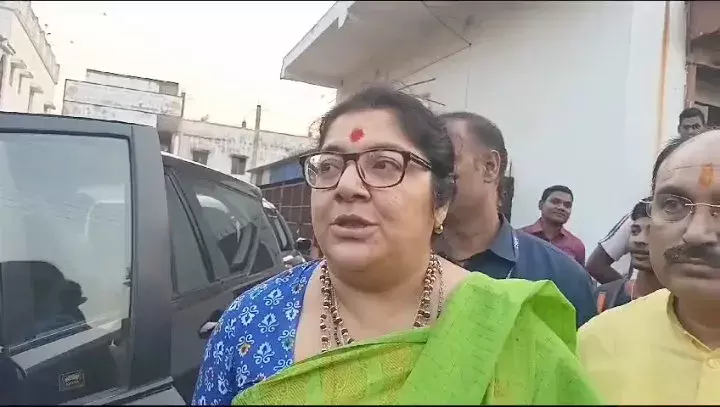 একদিকে তৃণমূল সাংসদ দেশের তথ্য পাচার করছেন,অন্যদিকে মিড ডে মিলের টাকা লুটপাট চলছে!শালতোড়ায় এসে বিস্ফোরক লকেট চট্টোপাধ্যায়। একদিকে তৃণমূল সাংসদ দেশের তথ্য পাচার করছেন,অন্যদিকে মিড ডে মিলের টাকা লুটপাট চলছে!শালতোড়ায় এসে বিস্ফোরক লকেট চট্টোপাধ্যায়।