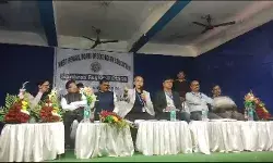 মাধ্যমিকে প্রশ্নপত্র ফাঁস ঠেকাতে কোড- কেই হাতিয়ার মধ্যশিক্ষা পর্ষদের,বাঁকুড়ায় আলোচনা বৈঠকে যোগ দিতে এসে জানালেন পর্ষদ সভাপতি রামানুজ গঙ্গোপাধ্যায়। মাধ্যমিকে প্রশ্নপত্র ফাঁস ঠেকাতে কোড- কেই হাতিয়ার মধ্যশিক্ষা পর্ষদের,বাঁকুড়ায় আলোচনা বৈঠকে যোগ দিতে এসে জানালেন পর্ষদ সভাপতি রামানুজ গঙ্গোপাধ্যায়।