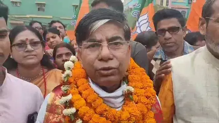 ভোট ঘোষণার আগেই বাঁকুড়া  লোকসভার ফল ঘোষণা করে দিলেন সুভাষ সরকার! ভোট ঘোষণার আগেই বাঁকুড়া  লোকসভার ফল ঘোষণা করে দিলেন সুভাষ সরকার!