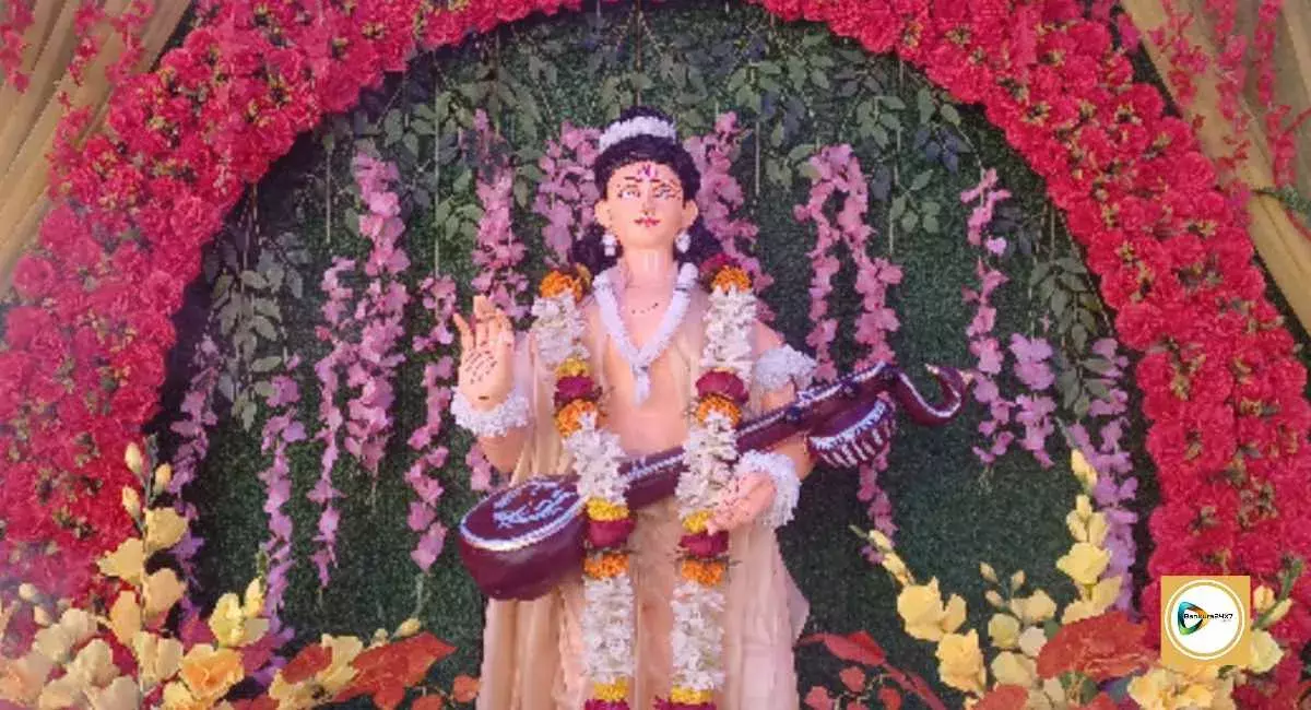 নারদ জয়ন্তীতে নয়,বাঁকুড়ার খেঁড়োশোল গ্রামে বড়দিন থেকে টানা চারদিন ধরে চলে নারদ বন্দনা। নারদ জয়ন্তীতে নয়,বাঁকুড়ার খেঁড়োশোল গ্রামে বড়দিন থেকে টানা চারদিন ধরে চলে নারদ বন্দনা।