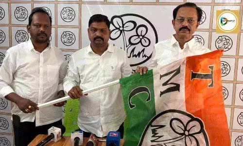 বাঁকুড়ায় নতুন রাজনৈতিক সমীকরণ, তৃণমূলে যোগ শিল্পপতি গৌতম (শ্যাম) মিশ্রের, তিনি বড়জোড়ায় প্রার্থী হতে পারেন।