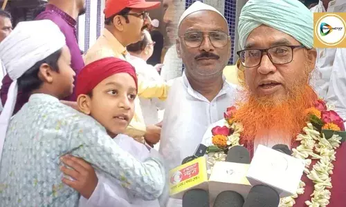 খুশীর ঈদে মাতোয়ারা শহর বাঁকুড়া,বিশ্ব শান্তি ও সংহতির বার্তা  বাঁকুড়া জামা মসজিদের ইমামের।