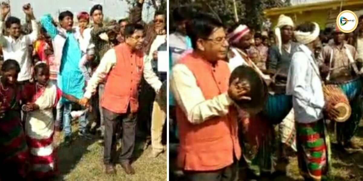 সিএএর সমর্থন সভায় যোগ দিতে এসে আদিবাসীদের সাথে নেচে, করতাল বাজিয়ে বছর শেষের আনন্দে মাতলেন সাংসদ সুভাষ সরকার। সিএএর সমর্থন সভায় যোগ দিতে এসে আদিবাসীদের সাথে নেচে, করতাল বাজিয়ে বছর শেষের আনন্দে মাতলেন সাংসদ সুভাষ সরকার।