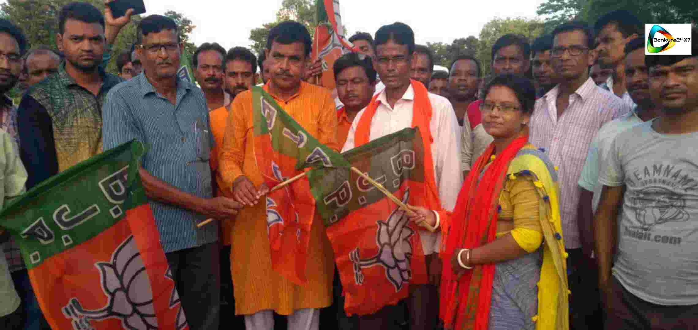 ফের ওন্দায় তৃণমূলে ভাঙ্গন! উপ প্রধান সহ ২ পঞ্চায়েত সদস্যের বিজেপিতে যোগদান।