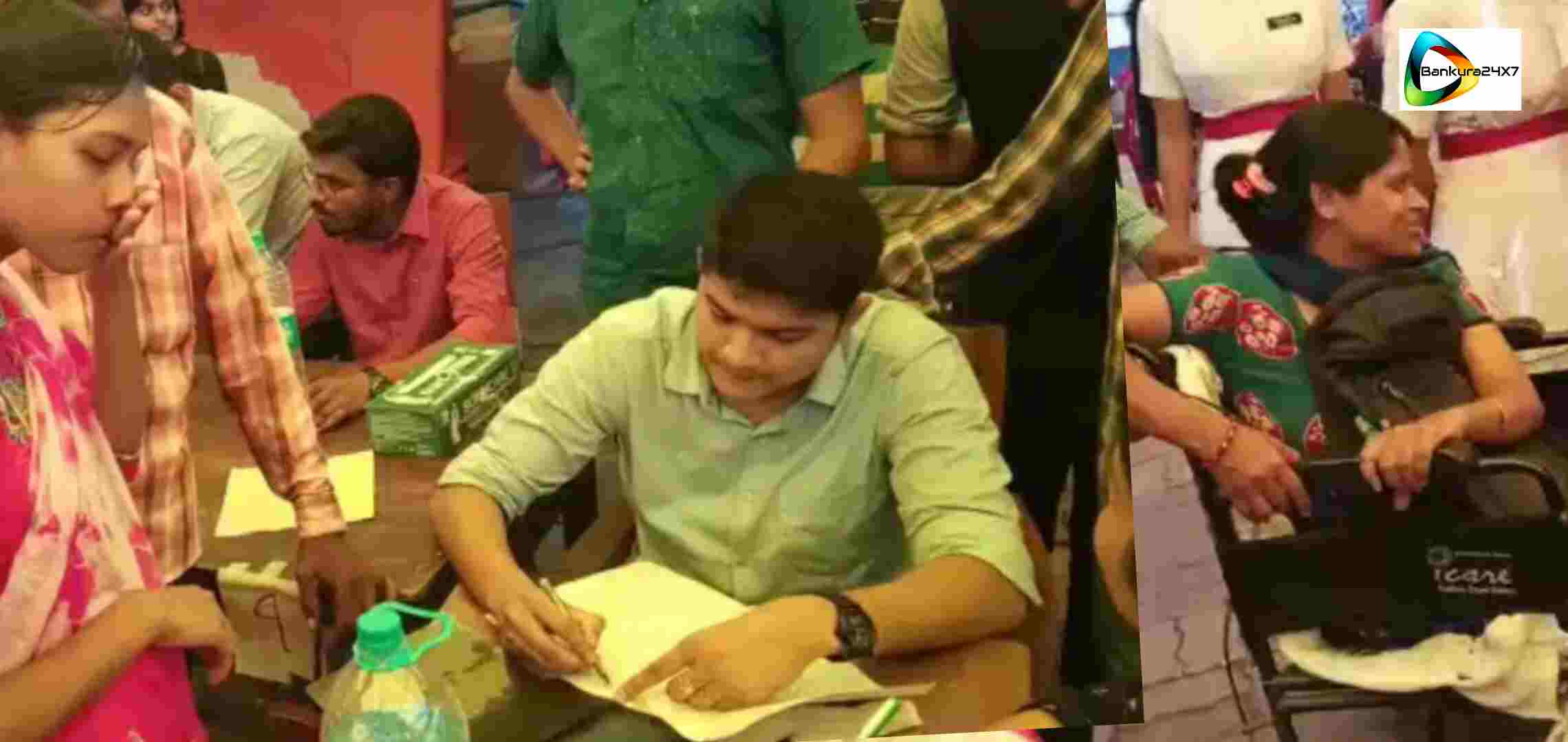 এবার বাঁকুড়া মেডিকেলে ধর্ণা মঞ্চেই রোগী দেখা শুরু করলেন জুনিয়র ডাক্তাররা। এবার বাঁকুড়া মেডিকেলে ধর্ণা মঞ্চেই রোগী দেখা শুরু করলেন জুনিয়র ডাক্তাররা।