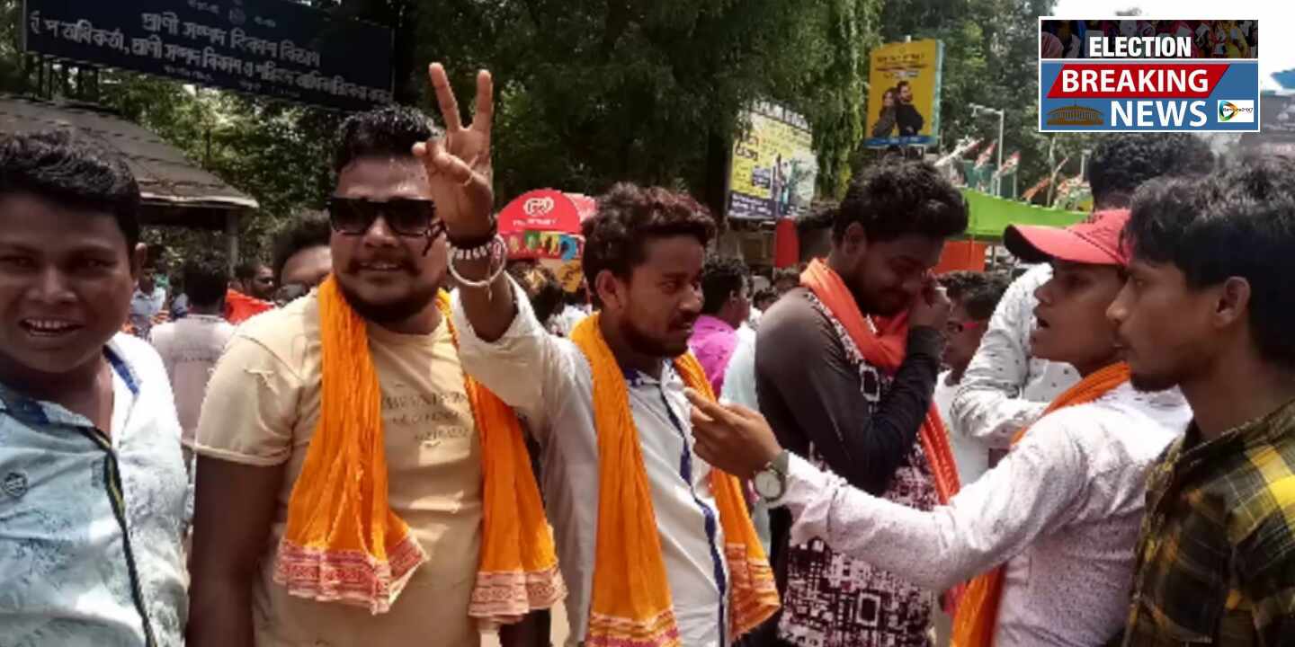 বিজেপি প্রার্থী সুভাষ সরকার এক লাখের বেশী ভোটে এগোতেই সমর্থকদের উল্লাস। #দেখুন 🎦 ভিডিও। বিজেপি প্রার্থী সুভাষ সরকার এক লাখের বেশী ভোটে এগোতেই সমর্থকদের উল্লাস। #দেখুন 🎦 ভিডিও।