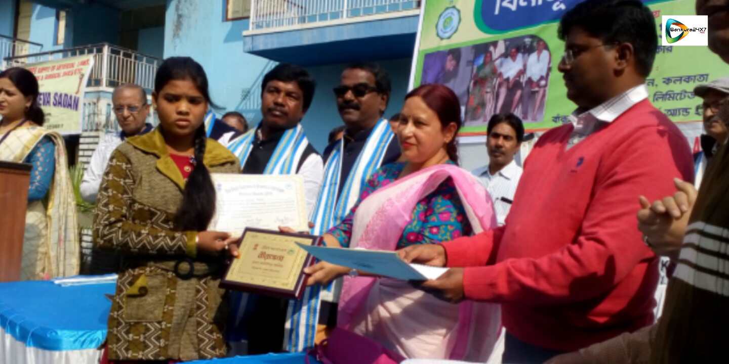 জেলা প্রশাসনের উদ্যোগে শুরু হল চারদিনের বিকলাঙ্গদের বিনামূল্যে কৃত্রিম অঙ্গ প্রদান শিবির। জেলা প্রশাসনের উদ্যোগে শুরু হল চারদিনের বিকলাঙ্গদের বিনামূল্যে কৃত্রিম অঙ্গ প্রদান শিবির।