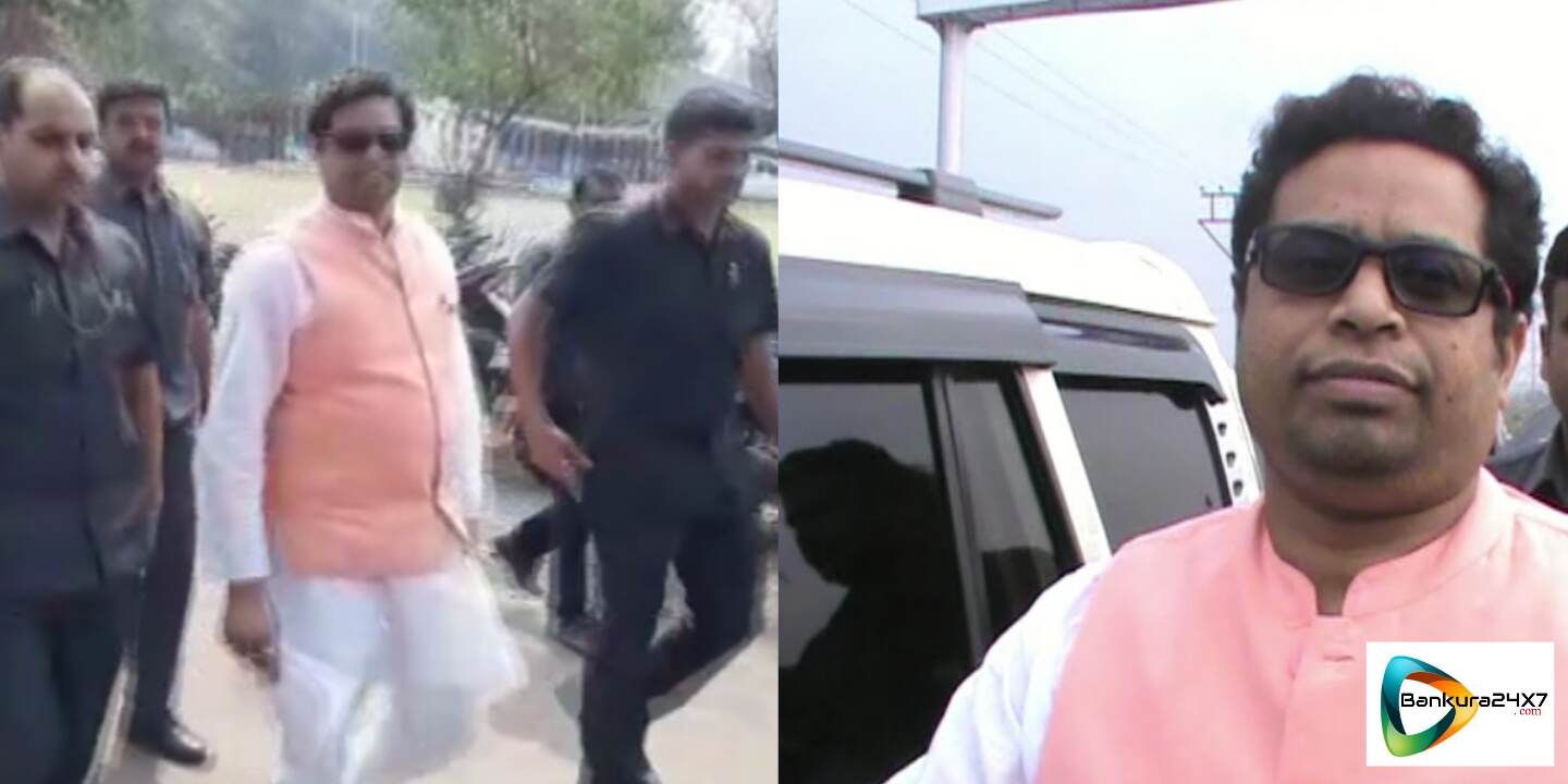 হাইকোর্টের নির্দেশে জেলায় ঢোকা মানা সাংসদ সৌমিত্রের, তাই তার বিরুদ্ধে মামলার তদন্তে, দূর্গাপুরে জিজ্ঞাসাবাদ সারল বাঁঁকুড়া পুলিশ। হাইকোর্টের নির্দেশে জেলায় ঢোকা মানা সাংসদ সৌমিত্রের, তাই তার বিরুদ্ধে মামলার তদন্তে, দূর্গাপুরে জিজ্ঞাসাবাদ সারল বাঁঁকুড়া পুলিশ।