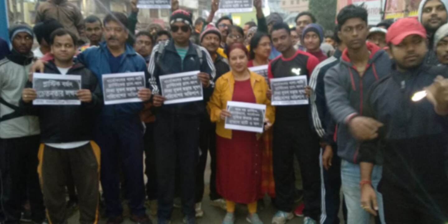 প্লাসটিক মুক্ত পরিবেশ গড়ার সচেতনতায় পদযাত্রা ও ম্যারাথন দৌড়েে সামিল হলেন কলেজ মাঠের প্রাতঃভ্রমণকারীরা। প্লাসটিক মুক্ত পরিবেশ গড়ার সচেতনতায় পদযাত্রা ও ম্যারাথন দৌড়েে সামিল হলেন কলেজ মাঠের প্রাতঃভ্রমণকারীরা।