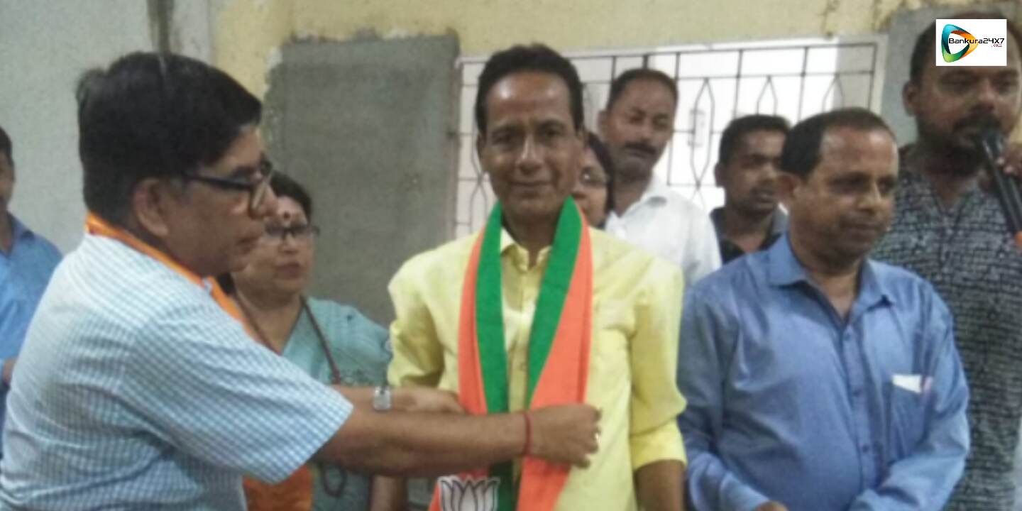 বাম নেতার বামপন্থায় আসক্তি কেটে, রামে ভক্তি! সিপিআই নেতা সুভাষ দাস যোগ দিলেন বিজেপিতে! বাম নেতার বামপন্থায় আসক্তি কেটে, রামে ভক্তি! সিপিআই নেতা সুভাষ দাস যোগ দিলেন বিজেপিতে!