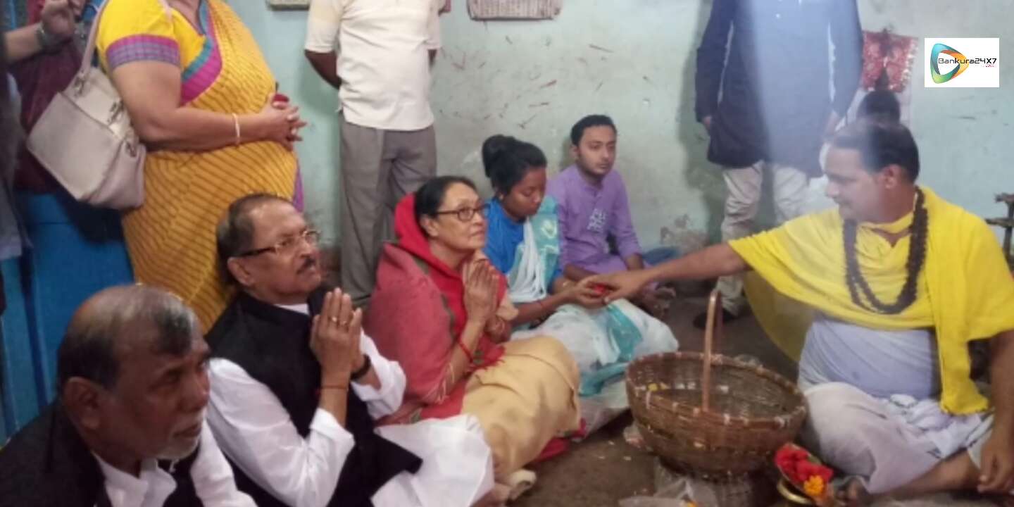 খাতড়ার দেবী অম্বিকার মন্দিরে পূজো দিয়ে জঙ্গল মহলে ভোট প্রচার শুরু করলেন তৃণমূল প্রার্থী সুব্রত মুখোপাধ্যায়। #দেখুন🎦ভিডিও। খাতড়ার দেবী অম্বিকার মন্দিরে পূজো দিয়ে জঙ্গল মহলে ভোট প্রচার শুরু করলেন তৃণমূল প্রার্থী সুব্রত মুখোপাধ্যায়। #দেখুন🎦ভিডিও।