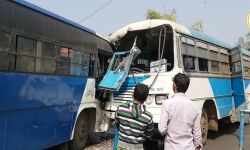 বেলিয়াতোড়ে দুই এসবিএসটিসি  বাসের মুখোমুখি সংঘর্ষ, বরাত জোরে বাঁচলেন যাত্রীরা!