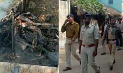 বড়জোড়ার চান্দাইয়ে তৃণমূল -বিজেপি সংঘর্ষ, পুড়ল মোটর বাইক,দোকানে ভাঙচুর,আহত ৫,এলাকায় পুলিশি টহল।