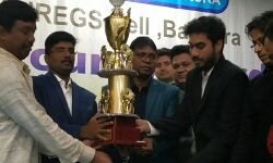 একশো দিনের কাজে জেলার সেরা রানিবাঁধ ব্লক, দ্বিতীয় সিমলাপাল ও তৃতীয় ইন্দাস। একশো দিনের কাজে জেলার সেরা রানিবাঁধ ব্লক, দ্বিতীয় সিমলাপাল ও তৃতীয় ইন্দাস।