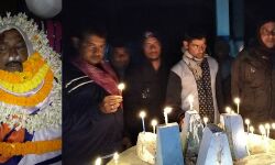 সারেঙ্গায় পূর্ণেন্দু মহান্তী হত্যার প্রতিবাদে মোমবাতি মিছিলে সামিল গ্রামবাসীরা।
