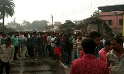 কয়লাবাহী লরির ধাক্কায় সাইকেল আরোহীর মৃত্যু, জাতীয় সড়ক অবরোধ করে বিক্ষোভ গঙ্গাজলঘাটিতে।