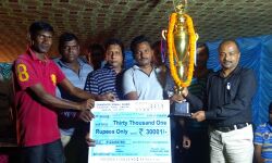 সিমলাপালে ফুটবল টুর্নামেন্টে চ্যাম্পিয়ন হাতিবাড়ী বাজরা গাজড়া বান্ডি তোয়া ফুটবল ক্লাব। সিমলাপালে ফুটবল টুর্নামেন্টে চ্যাম্পিয়ন হাতিবাড়ী বাজরা গাজড়া বান্ডি তোয়া ফুটবল ক্লাব।