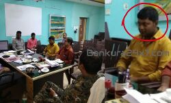 আসল বিডিওর চেম্বারে বসে নিজেকে বিডিও বলে জাহির করতেই পর্দাফাঁস! পুলিশের জালে ভূয়ো বিডিও।