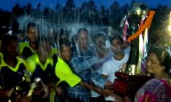 ওন্দার বেড়াখামারে একলাখী ফুটবল টুর্নামেন্টে চ্যাম্পিয়ন বাঁকুড়ার বিবিএফসি। ওন্দার বেড়াখামারে একলাখী ফুটবল টুর্নামেন্টে চ্যাম্পিয়ন বাঁকুড়ার বিবিএফসি।