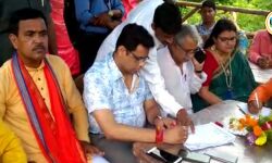 রাম রাজত্বে থাকতে হলে জয় শ্রী রাম বলতেই হবে, হুঙ্কার সৌমিত্রের! রাম রাজত্বে থাকতে হলে জয় শ্রী রাম বলতেই হবে, হুঙ্কার সৌমিত্রের!