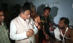 রাজ্যে অঘোষিত জরুরী অবস্থা চলছে, বাঁকুড়ায় গুলিবিদ্ধ কর্মীদের দেখতে এসে মন্তব্য মুকুলের। রাজ্যে অঘোষিত জরুরী অবস্থা চলছে, বাঁকুড়ায় গুলিবিদ্ধ কর্মীদের দেখতে এসে মন্তব্য মুকুলের।