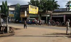 পাত্রসায়রে পুলিশের গুলি চালানোর প্রতিবাদে আজ বিষ্ণুপুর লোকসভা এলাকা জুড়ে বিকেল চারটে থেকে পাঁচটা পর্যন্ত এক ঘন্টার প্রতীকী পথ অবরোধের ডাক বিজেপির। পাত্রসায়রে পুলিশের গুলি চালানোর প্রতিবাদে আজ বিষ্ণুপুর লোকসভা এলাকা জুড়ে বিকেল চারটে থেকে পাঁচটা পর্যন্ত এক ঘন্টার প্রতীকী পথ অবরোধের ডাক বিজেপির।