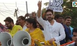 শ্যামল সাঁতরার সমর্থনে ইন্দাসে টলিউড তারকা সোহম,হিরণ ও তনুশ্রীর রোড শো। #দেখুন 🎦ভিডিও। শ্যামল সাঁতরার সমর্থনে ইন্দাসে টলিউড তারকা সোহম,হিরণ ও তনুশ্রীর রোড শো। #দেখুন 🎦ভিডিও।