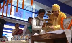 জঙ্গল মহলের রাইপুরে বীরসা মুন্ডার ১৪৪ তম জয়ন্তী উদযাপন, উন্মোচন করা হলো বীরসার মর্মর মূর্তি। জঙ্গল মহলের রাইপুরে বীরসা মুন্ডার ১৪৪ তম জয়ন্তী উদযাপন, উন্মোচন করা হলো বীরসার মর্মর মূর্তি।