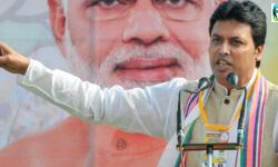 প্রশাসনিক অনুমতি না মেলায় বিষ্ণুপুরে ত্রিপুরার মুখ্যমন্ত্রী বিপ্লব দেবের সভা বাতিল, তবে সিমলাপালে যথারীতি সভা হচ্ছে। প্রশাসনিক অনুমতি না মেলায় বিষ্ণুপুরে ত্রিপুরার মুখ্যমন্ত্রী বিপ্লব দেবের সভা বাতিল, তবে সিমলাপালে যথারীতি সভা হচ্ছে।