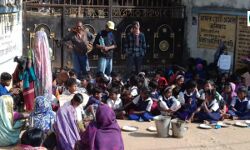 মিড-ডে মিল নিম্নমানের, এই অভিযোগে সারেঙ্গায় দুদিন ধরে বিক্ষোভে সামিল প্রাথমিক স্কুলের পড়ুয়ারা! ঘেরাও করা হল বিডিও অফিসও। মিড-ডে মিল নিম্নমানের, এই অভিযোগে সারেঙ্গায় দুদিন ধরে বিক্ষোভে সামিল প্রাথমিক স্কুলের পড়ুয়ারা! ঘেরাও করা হল বিডিও অফিসও।