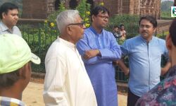 এবার বিষ্ণুপুর মেলা প্রাঙ্গনের পরিধি বাড়ছে। যুক্ত হচ্ছে ছিন্নমস্তা মন্দির সংলগ্ন জোড়া মন্দিরের মাঠও। মেলা চলবে ২৩-২৭ ডিসেম্বর। এবার বিষ্ণুপুর মেলা প্রাঙ্গনের পরিধি বাড়ছে। যুক্ত হচ্ছে ছিন্নমস্তা মন্দির সংলগ্ন জোড়া মন্দিরের মাঠও। মেলা চলবে ২৩-২৭ ডিসেম্বর।