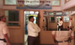 ইঁন্দপুর হাসপাতালে হটাৎ হানা জেলাশাসকের , পানীয় জল ও সুলভ শৌচাগারের সমস্যা মেটানোর নির্দেশ।