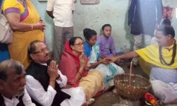 খাতড়ার দেবী অম্বিকার মন্দিরে পূজো দিয়ে জঙ্গল মহলে ভোট প্রচার শুরু করলেন তৃণমূল প্রার্থী সুব্রত মুখোপাধ্যায়। #দেখুন🎦ভিডিও। খাতড়ার দেবী অম্বিকার মন্দিরে পূজো দিয়ে জঙ্গল মহলে ভোট প্রচার শুরু করলেন তৃণমূল প্রার্থী সুব্রত মুখোপাধ্যায়। #দেখুন🎦ভিডিও।